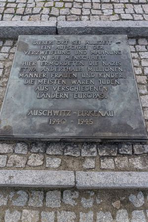 Auschwitz-17